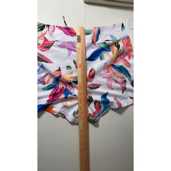 La Blanca White Tropical Floral Lace Up Mid Waisted Shorts Womens XL - Picture 6 of 9